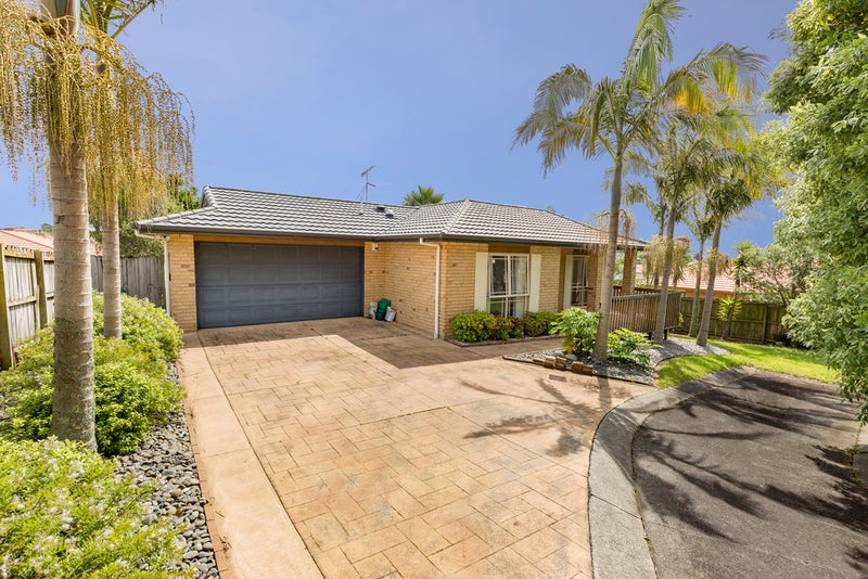 10 Hansworth Place, Flat Bush, Auckland - Carousel 1