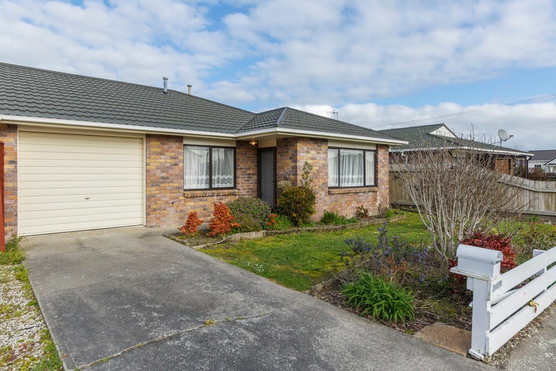 9B Fairs Road, Milson, Palmerston North - Carousel 1