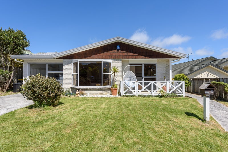 3B Northwood Close, Woodridge, Wellington - Carousel 1