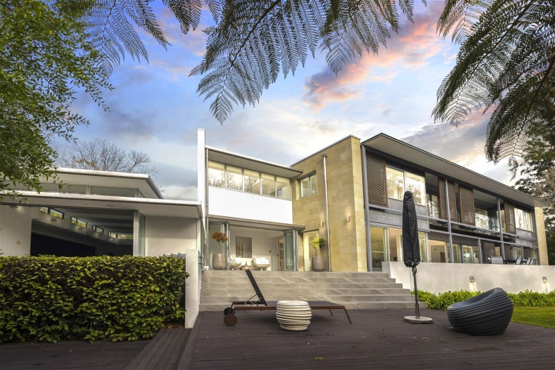 8 St Barnabas Lane, Fendalton, Christchurch - Carousel 1