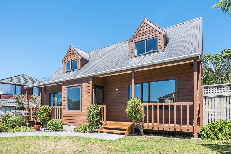 9 Shastri Terrace, Khandallah, Wellington - Carousel 1