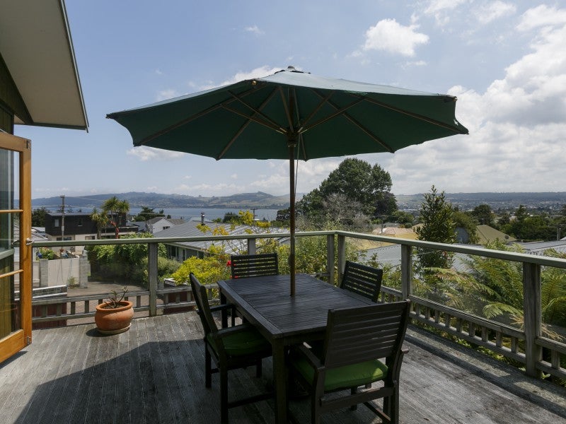 1/76 Rokino Road, Hilltop, Taupō - Carousel 1