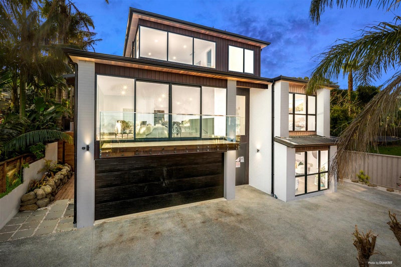 14B Beach Road, Castor Bay, Auckland - Carousel 1