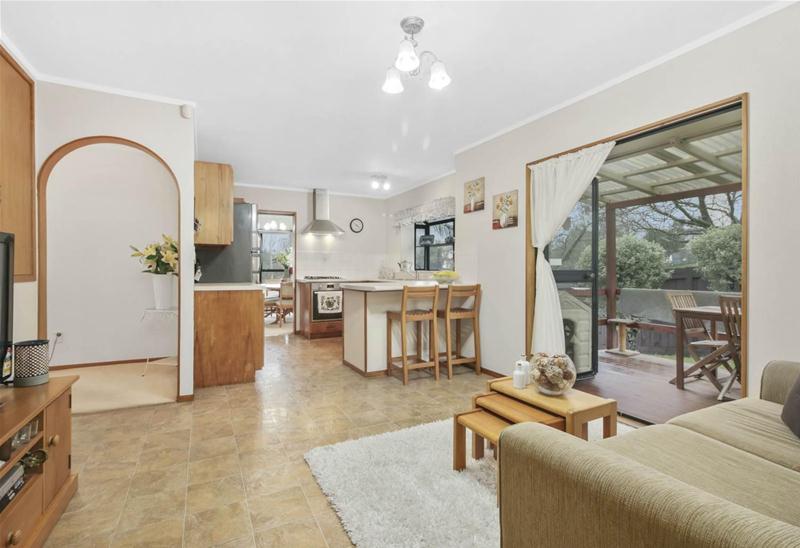 77 Kurnell Drive, Botany Downs, Auckland - Carousel 2
