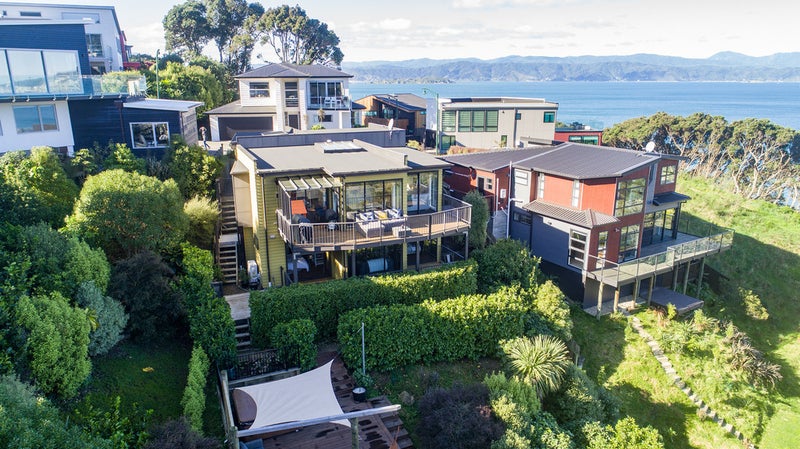 4 Satchell Way, Kaiwharawhara, Wellington - Carousel 1