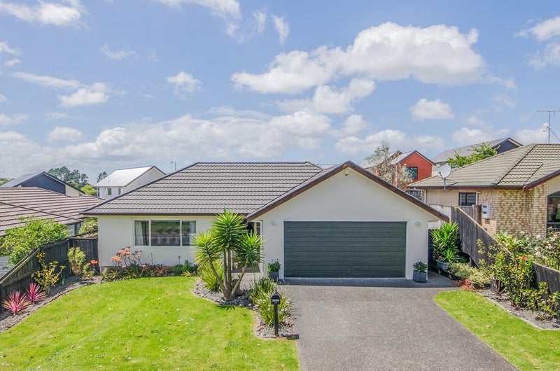 12 Pyrite Street, Westgate, Auckland - Carousel 1