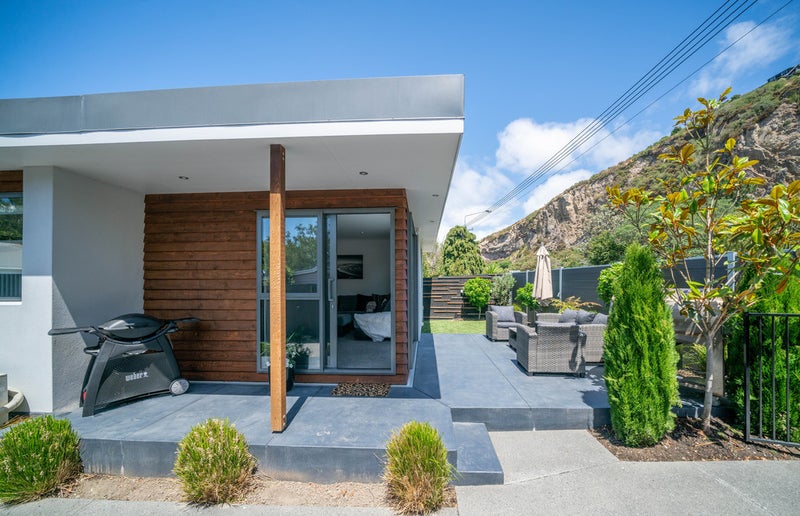 47 Wakefield Avenue, Sumner, Christchurch - Carousel 1
