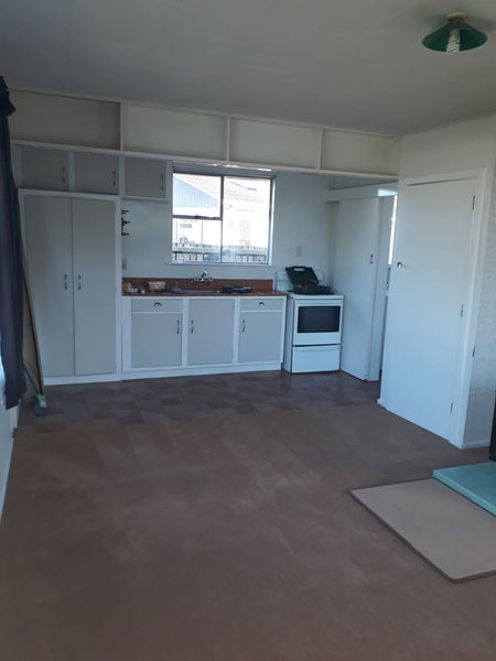 99 Dunns Avenue, The Pines Beach, The Pines Beach - Carousel 2