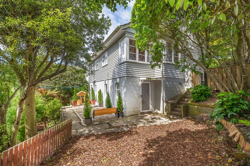 16 Kaihuia Street, Northland, Wellington - Carousel 1