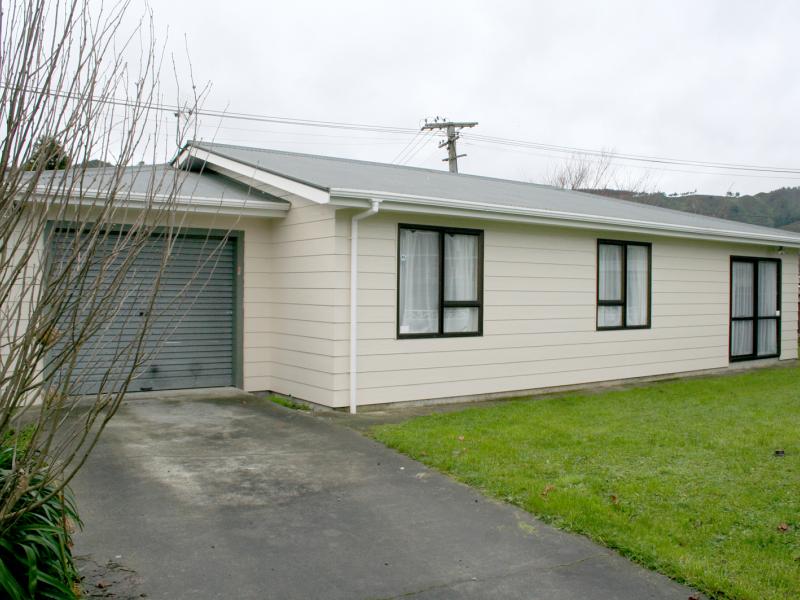 68A Chapman Crescent, Naenae, Lower Hutt - Carousel 1