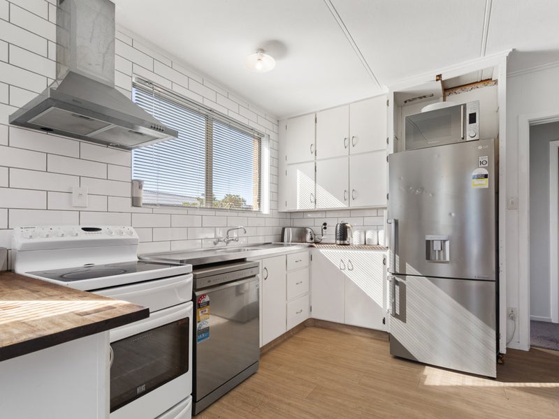 7 Collett Place, Riversdale, Blenheim - Carousel 2