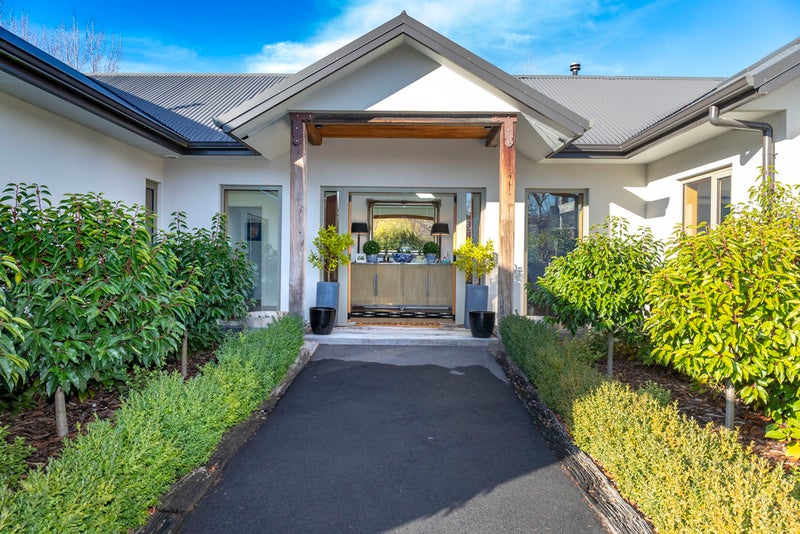 570 Speargrass Flat Road, Lake Hayes, Queenstown - Carousel 2