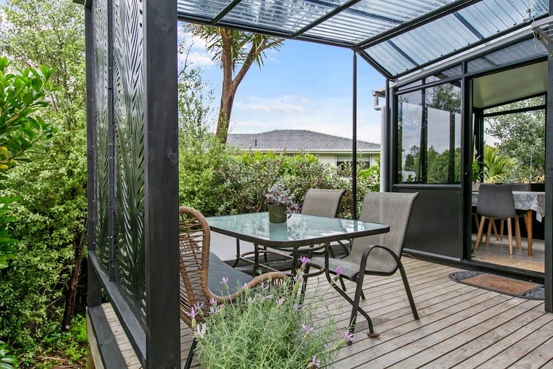 2/11 Serwayne Place, Sunnyvale, Auckland - Carousel 2