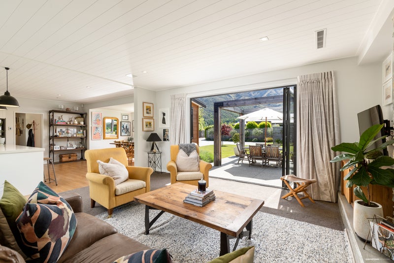 5 Mathias Terrace, Arthurs Point, Queenstown - Carousel 2
