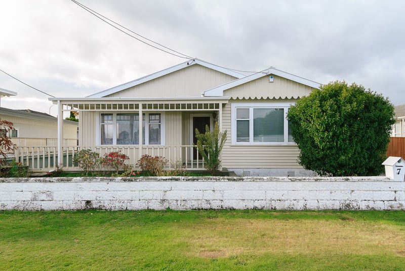 7 Lincoln Avenue, Epuni, Lower Hutt - Carousel 1