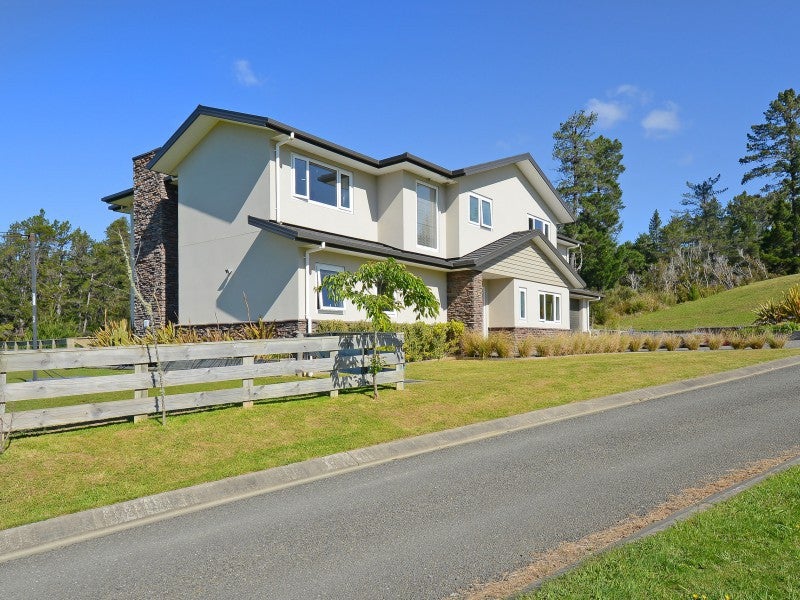 6 Streets Way, Timberlea, Upper Hutt - Carousel 26