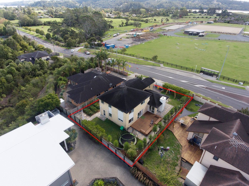 83 Greenhithe Road, Greenhithe, Auckland - Carousel 26