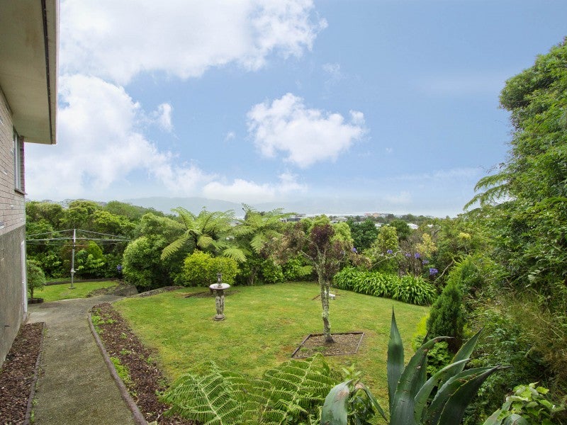 15 Laurel Grove, Maungaraki, Lower Hutt - Carousel 17