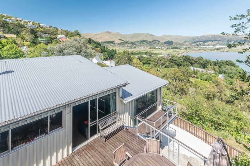 12 Cannon Hill Crescent, Mount Pleasant, Christchurch - Carousel 1
