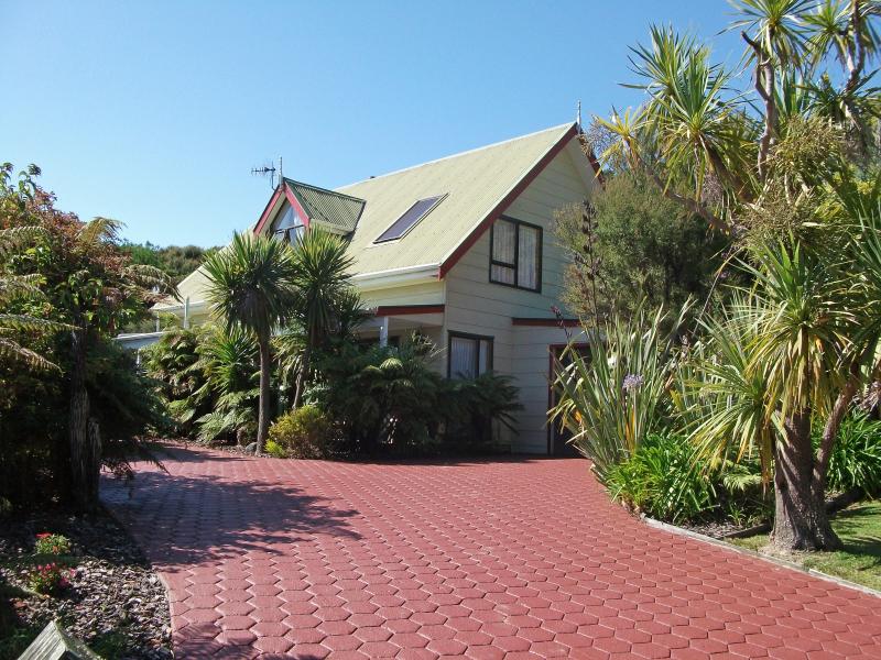 15 Northcote Street, Wainuiomata, Lower Hutt - Carousel 1