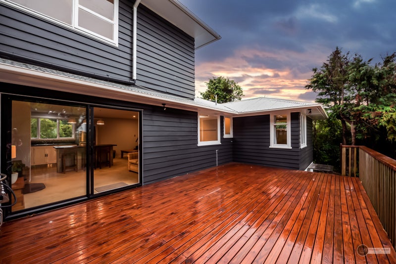 8 Foster Crescent, Belmont, Lower Hutt - Carousel 1