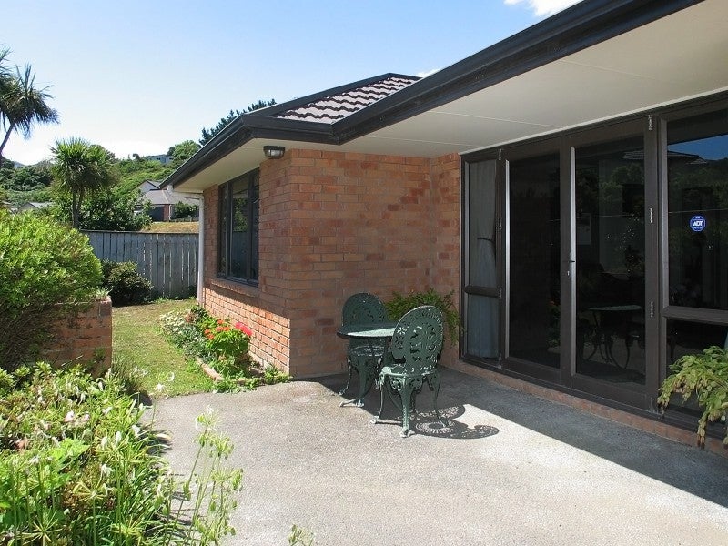6 Fiordland Place, Aotea, Porirua - Carousel 2