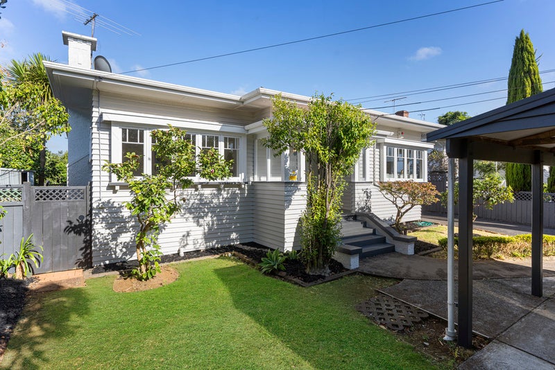 9 Peet avenue, Royal Oak, Auckland - Carousel 1