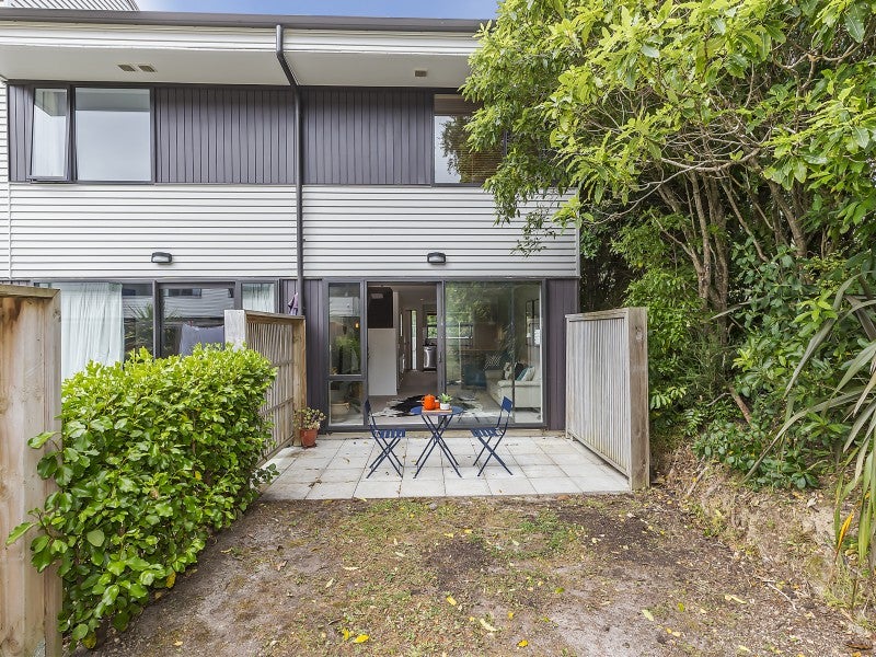 1/8 THATCHER CRES, CROFTON DOWNS, WELLINGTON - Carousel 15