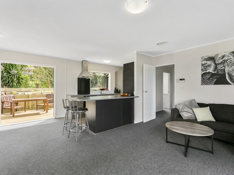 19 Cheltenham Terrace, Newlands, Wellington - Carousel 2