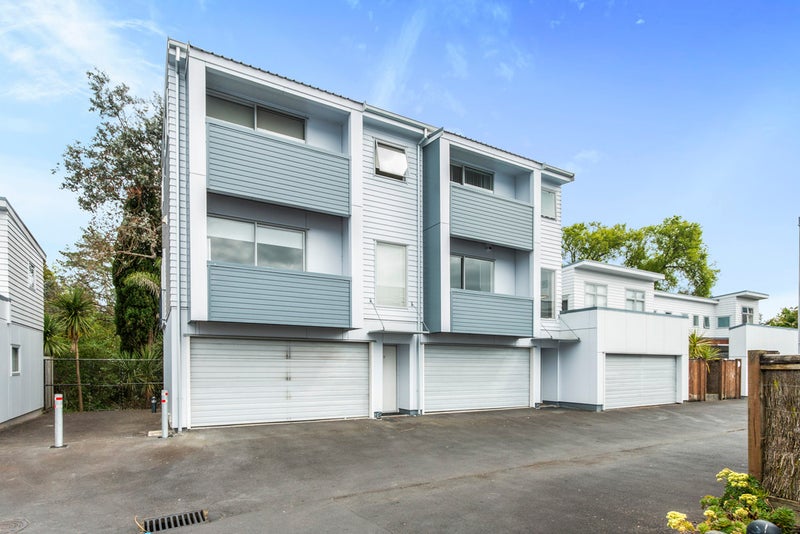 30/3 Wagener Place, Mount Albert, Auckland - Carousel 1