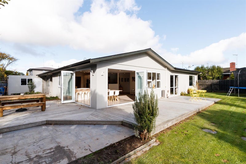 6 Just Place, West End, Palmerston North - Carousel 1