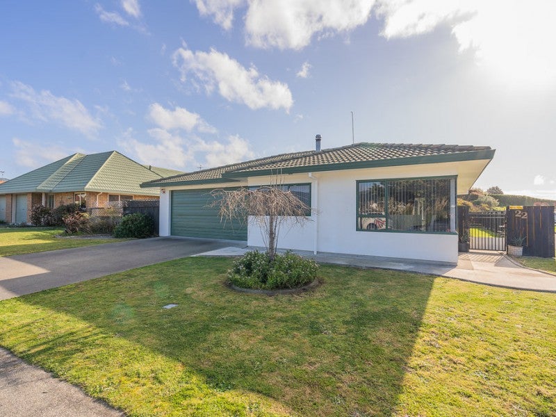 22 Realm Drive, Paraparaumu - Carousel 2