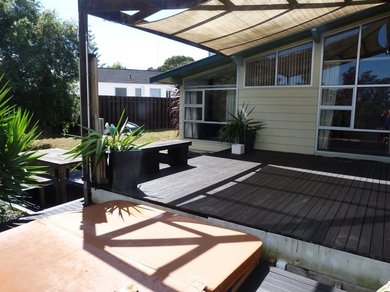 8 Highland Drive, Pukete, Hamilton - Carousel 2