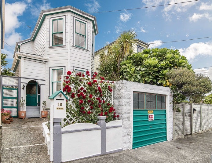 16 Edge Hill, Mount Victoria, Wellington - Carousel 1