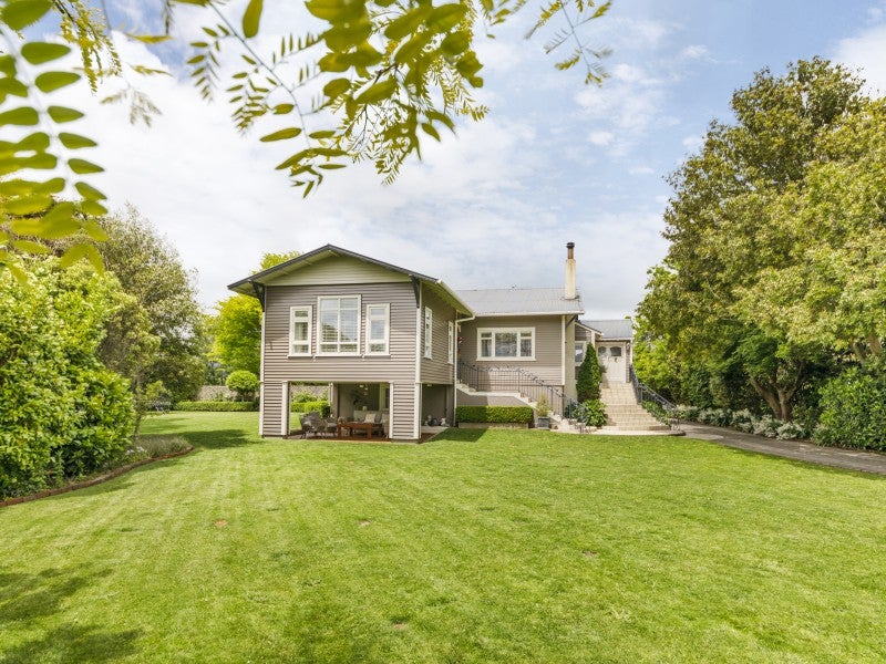 18 Riverbank Road, Tiakitahuna, Palmerston North - Carousel 1