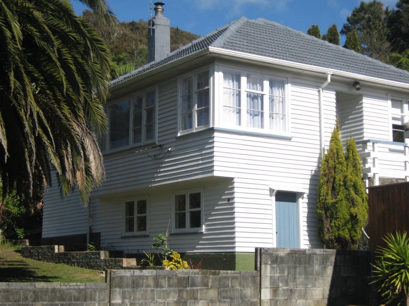 16 Hill Grove, Naenae, Lower Hutt - Carousel 1