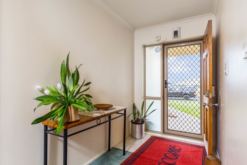 10 Crossandra Drive, Mangere, Auckland - Carousel 2