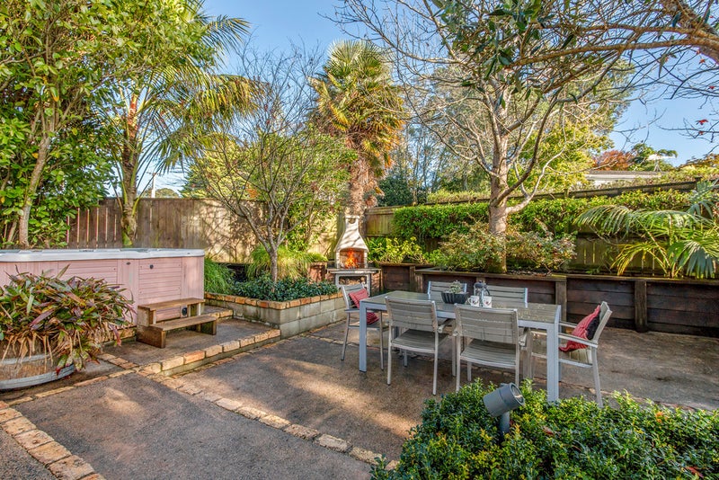 15 Trelawn Place, Cockle Bay, Auckland - Carousel 2
