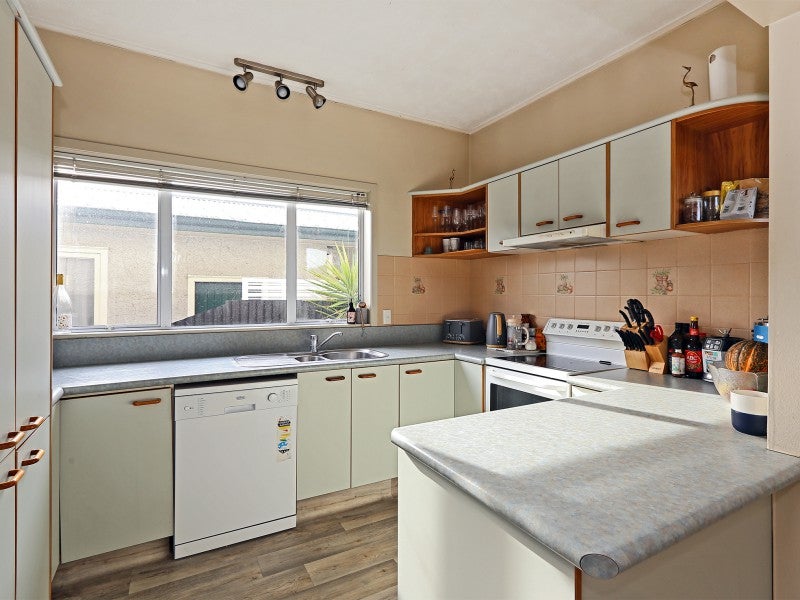 405 Willowpark Road South, Akina, Hastings - Carousel 2