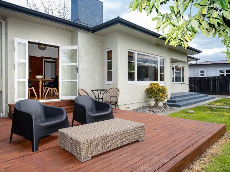 44 Georges Drive, Napier South, Napier - Carousel 1