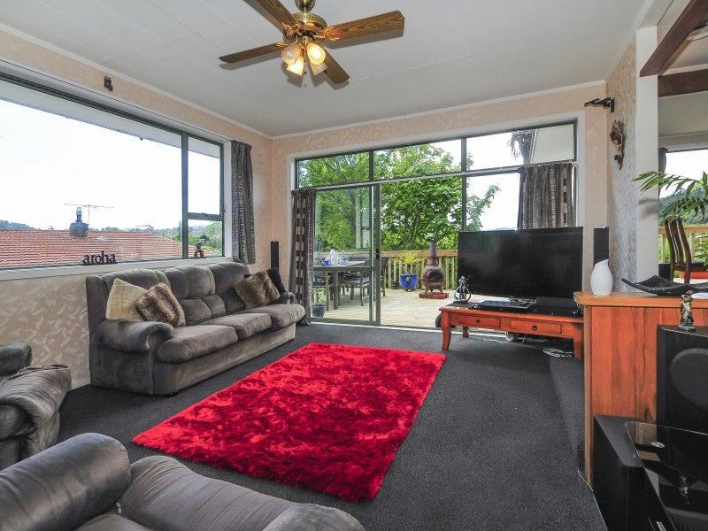 33 Dalton Grove, Stokes Valley, Lower Hutt - Carousel 2