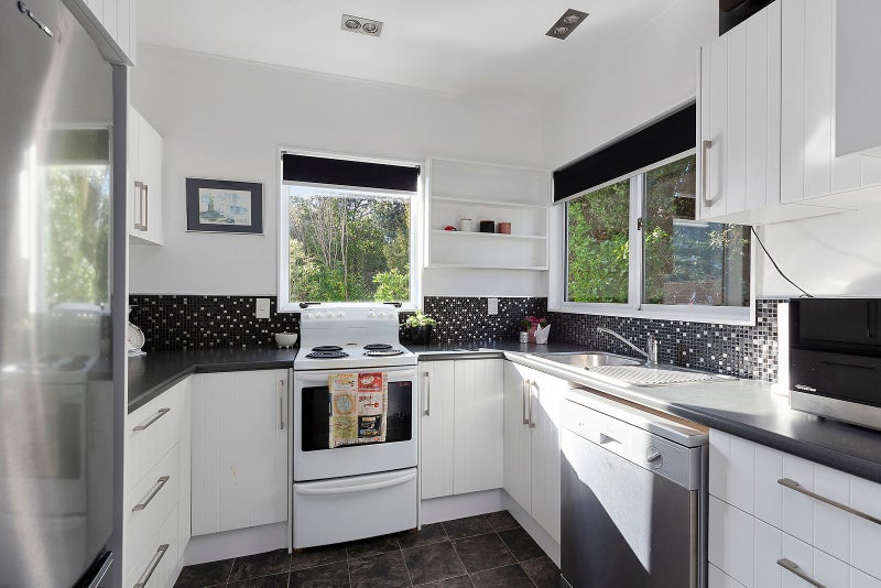 68C Kenya Street, Ngaio, Wellington - Carousel 2