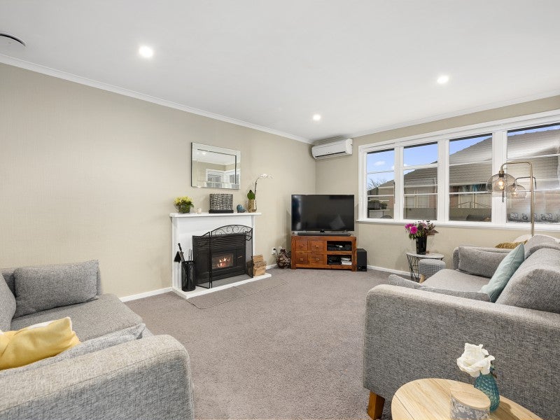 6 Hazel Street, Ebdentown, Upper Hutt - Carousel 2