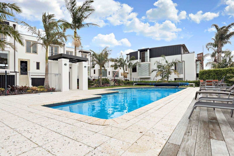 10/0 Killarney Street, Takapuna, Auckland - Carousel 1