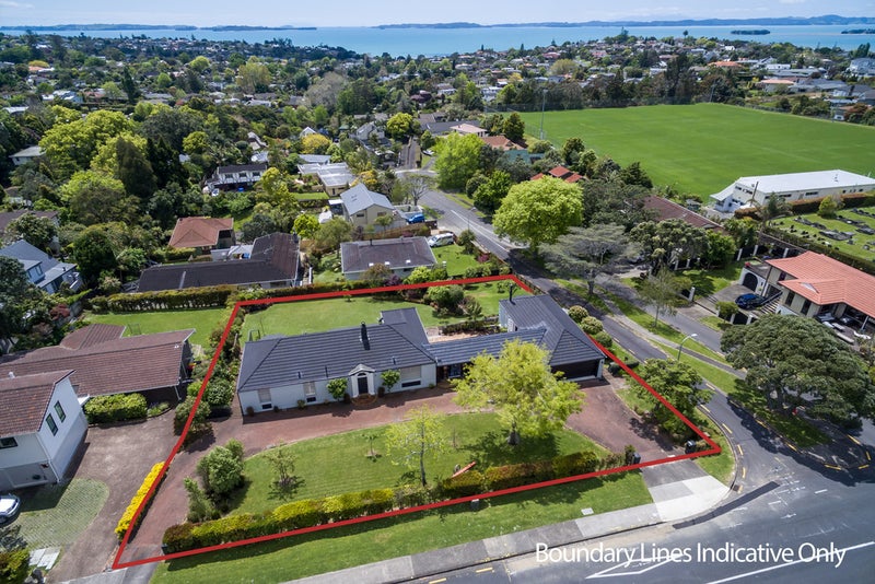 30 Paparoa Road, Cockle Bay, Auckland - Carousel 1