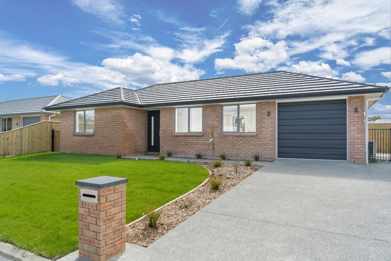 14 Tarata Grove, Lansdowne, Masterton - Carousel 1
