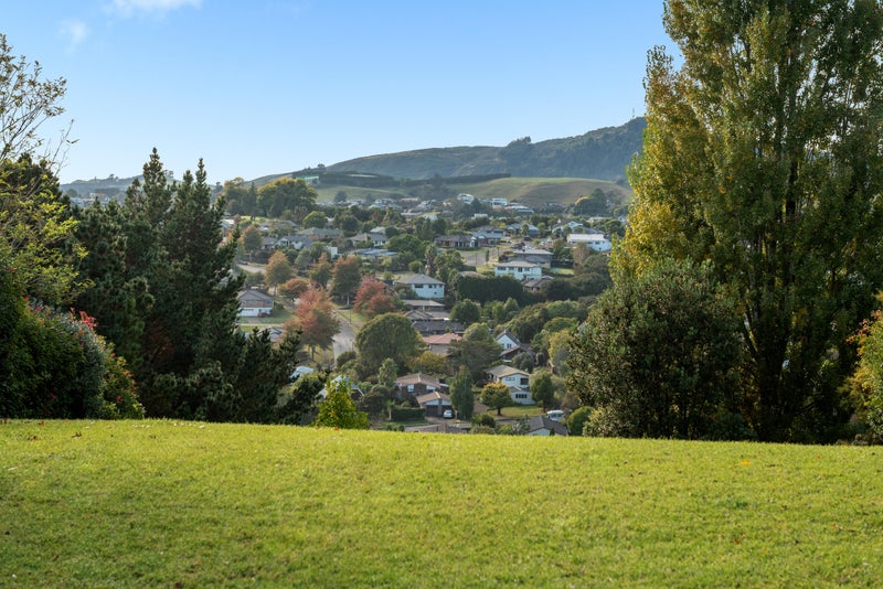 24 Philomel Crest, Welcome Bay, Tauranga - Carousel 2