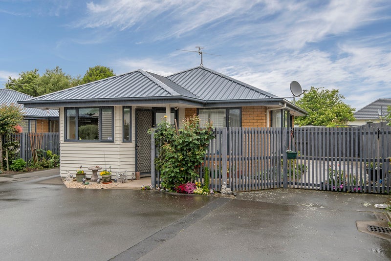 4/16 Grassmere Street, Papanui, Christchurch - Carousel 1