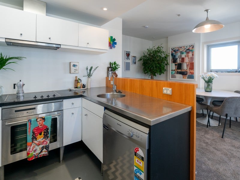 39/43 Mulgrave Street, Thorndon, Wellington - Carousel 2