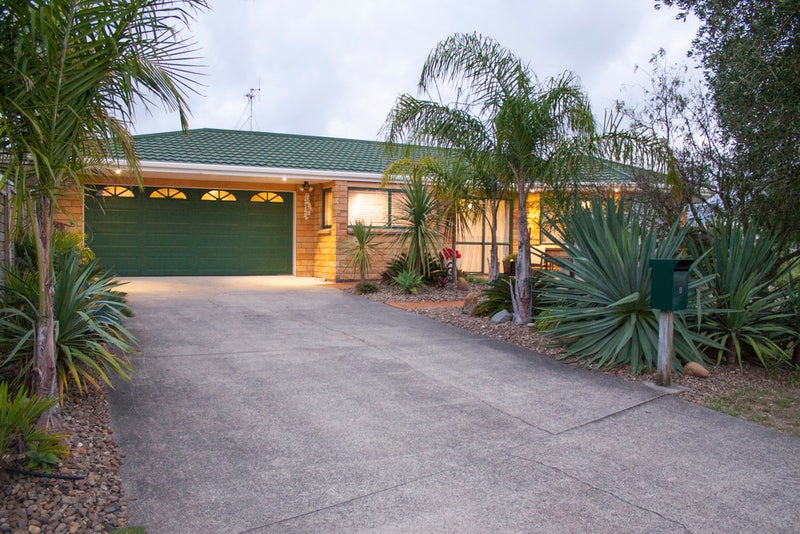 5 Larisa Grove, Papamoa Beach, Papamoa - Carousel 1